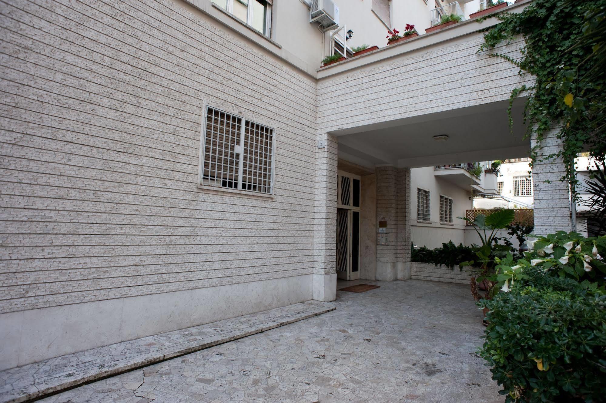 Anastasio II Bed & Breakfast โรม ภายนอก รูปภาพ