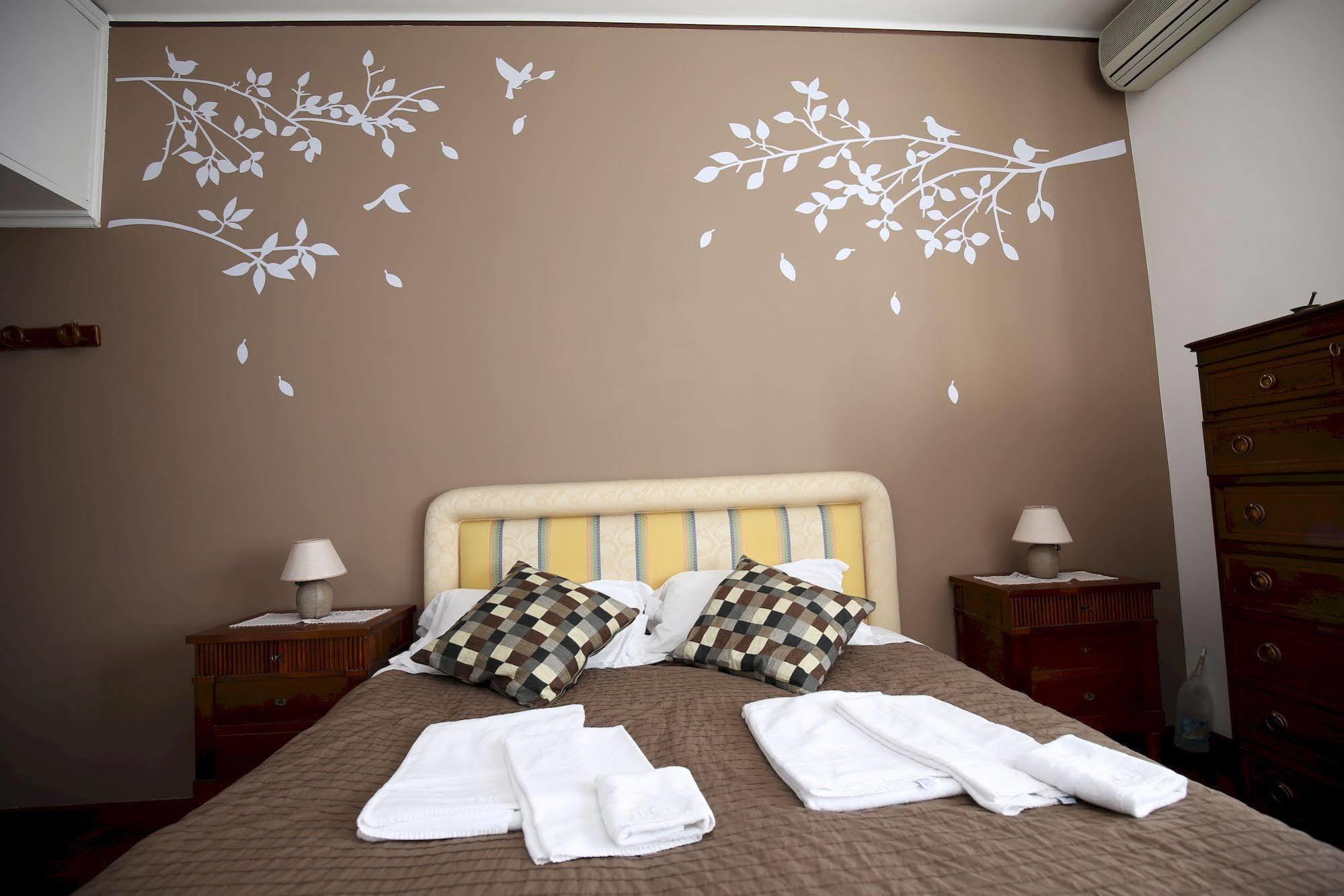 Anastasio II Bed & Breakfast โรม ภายนอก รูปภาพ